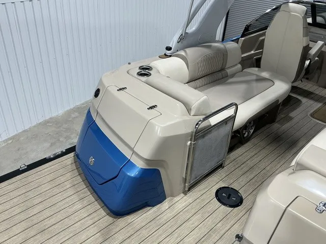 Slide: The Image of Avalon 2785 Excalibur LTD Twin 2023 - 12
