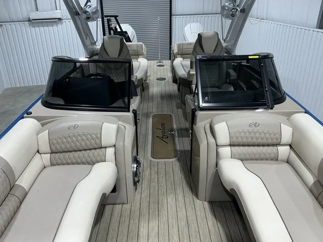 Slide: The Image of Avalon 2785 Excalibur LTD Twin 2023 - 16