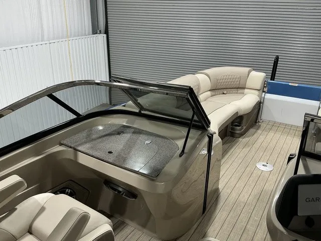 Slide: The Image of Avalon 2785 Excalibur LTD Twin 2023 - 26