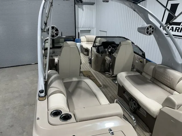 Slide: The Image of Avalon 2785 Excalibur LTD Twin 2023 - 22