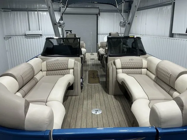 Slide: The Image of Avalon 2785 Excalibur LTD Twin 2023 - 7