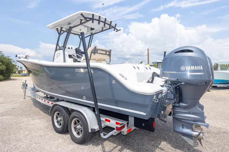 Slide: The Image of 2016 Sea Fox 266 Commander boat with Yamaha engine on a trailer. - 51