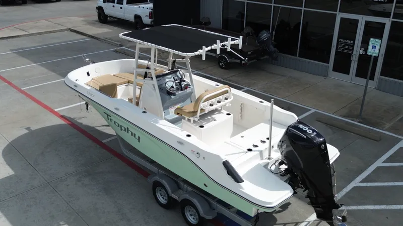 Slide: The Image of Bayliner Trophy T22CC 2026 - 17