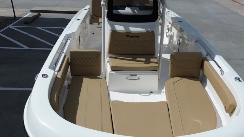 Slide: The Image of Bayliner Trophy T22CC 2026 - 34