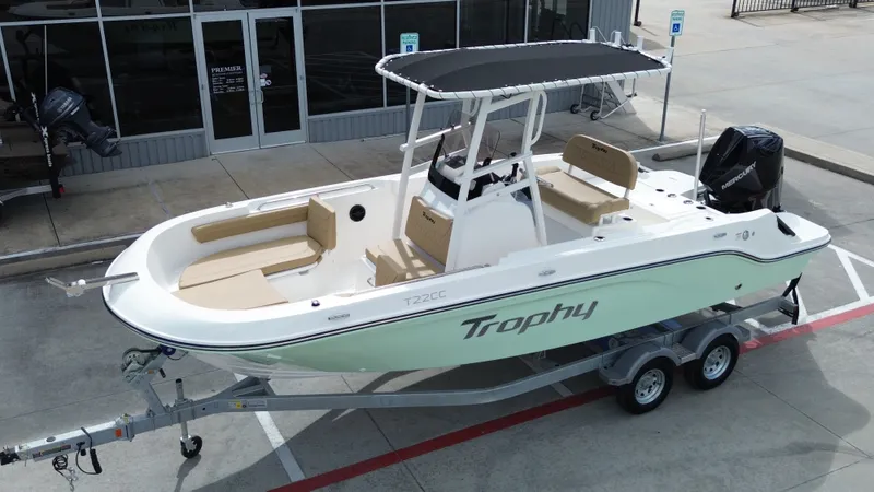 Slide: The Image of Bayliner Trophy T22CC 2026 - 15