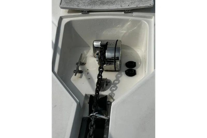 Slide: The Image of Anchor chain compartment of 1997 Cruisers Yachts 337 Esprit boat. - 21