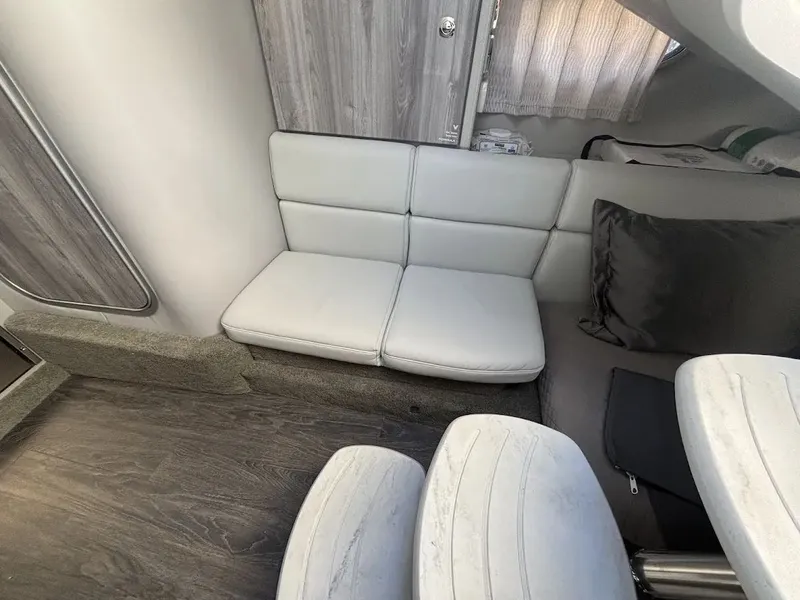 Slide: The Image of Formula 350 Crossover Bowrider 2024 - 18