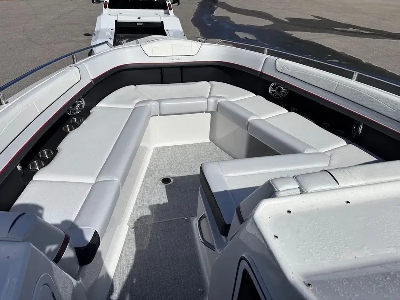 Slide: The Image of Formula 350 Crossover Bowrider 2024 - 15