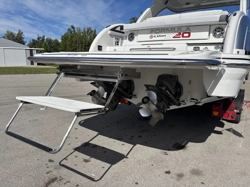 Slide: The Image of Formula 350 Crossover Bowrider 2024 - 7