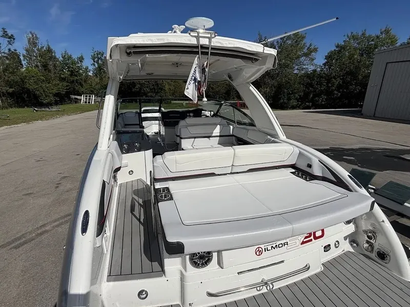 Slide: The Image of Formula 350 Crossover Bowrider 2024 - 8