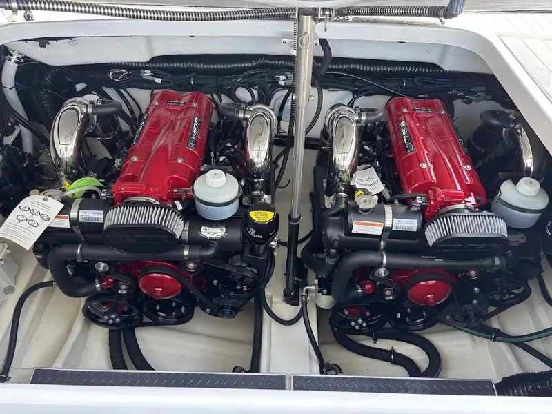 Slide: The Image of Formula 350 Crossover Bowrider 2024 - 28