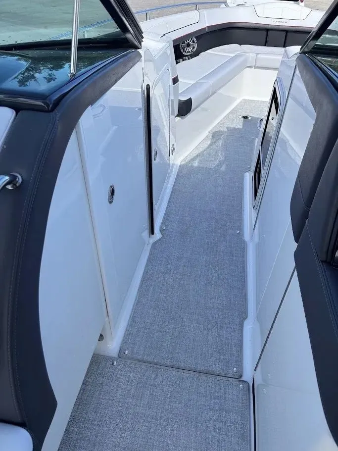 Slide: The Image of Formula 350 Crossover Bowrider 2024 - 14