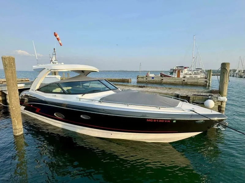 Slide: The Image of Formula 350 Crossover Bowrider 2024 - 34