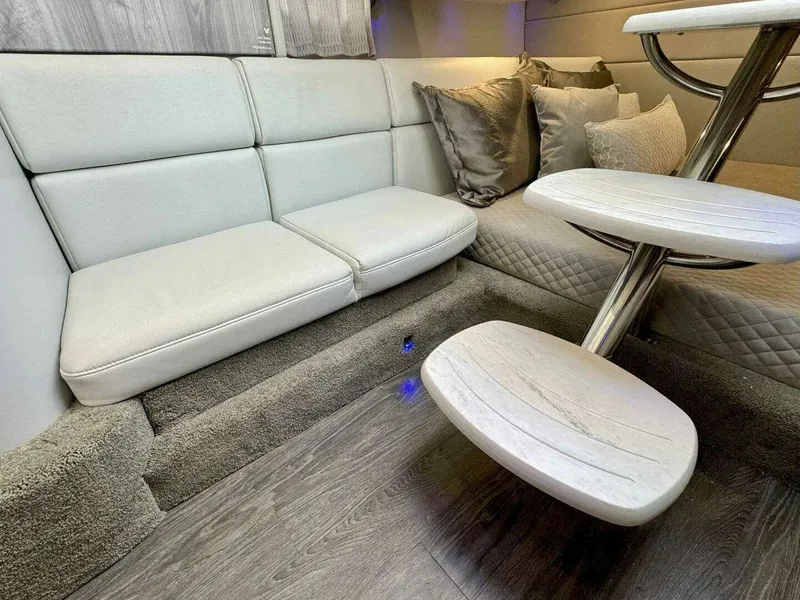 Slide: The Image of Formula 350 Crossover Bowrider 2024 - 19