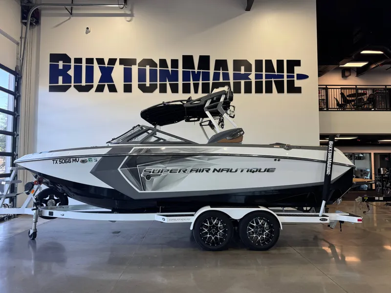 Slide: The Image of Nautique Super Air Nautique G23 2016 - 4