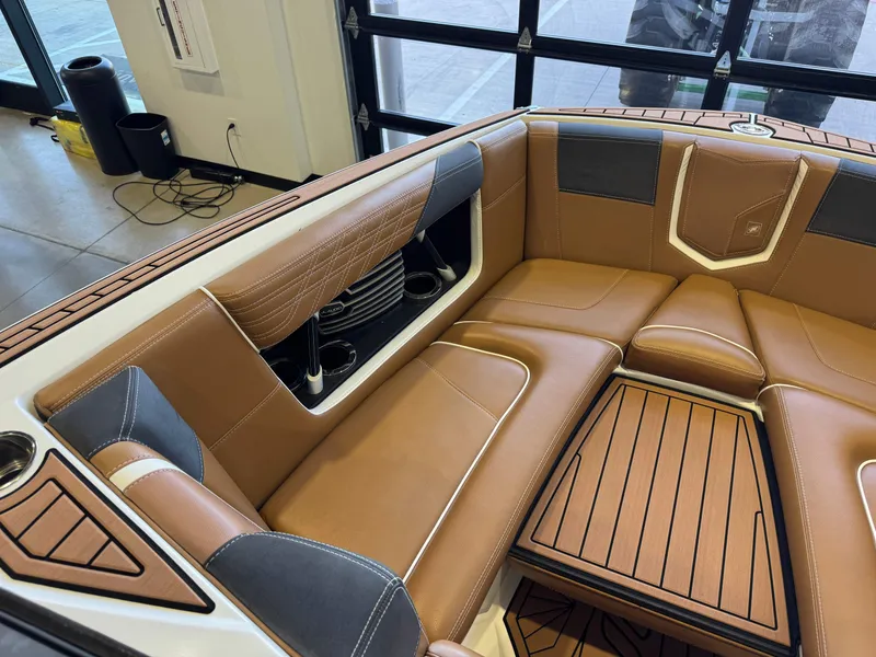 Slide: The Image of Nautique Super Air Nautique G23 2016 - 19