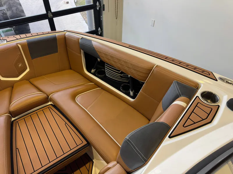 Slide: The Image of Nautique Super Air Nautique G23 2016 - 18