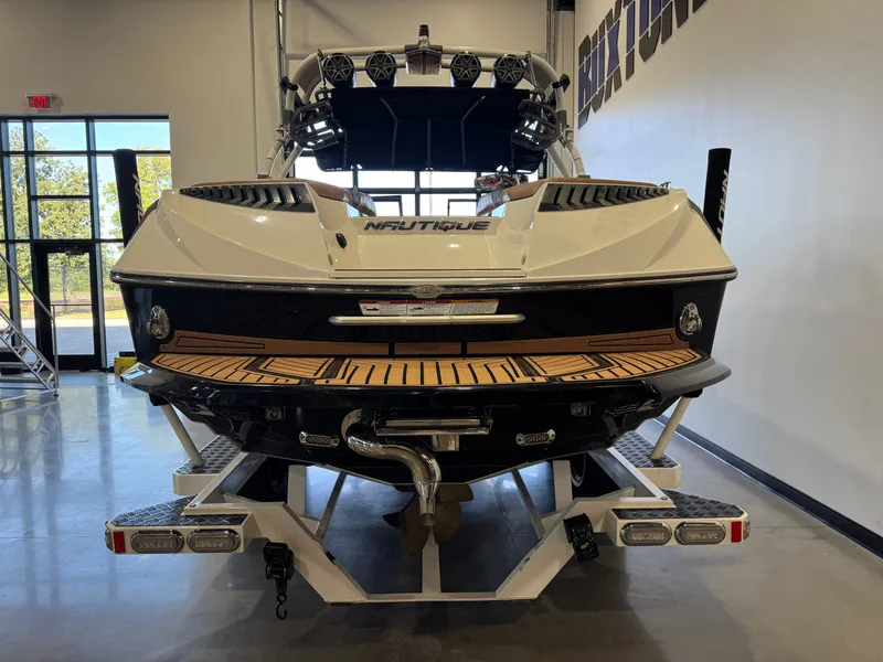 Slide: The Image of Nautique Super Air Nautique G23 2016 - 6