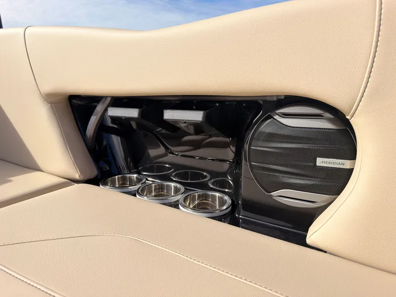 Slide: The Image of MasterCraft NXT22 2027 - 68