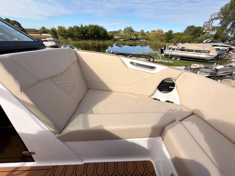 Slide: The Image of MasterCraft NXT22 2027 - 58