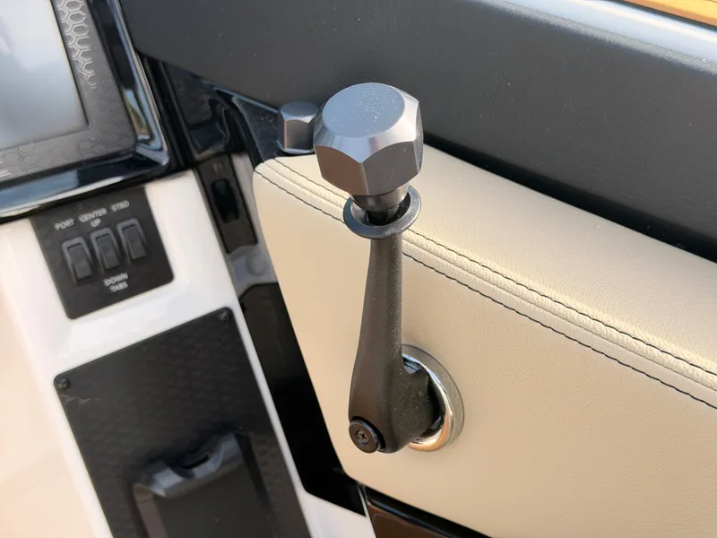 Slide: The Image of MasterCraft NXT22 2027 - 52