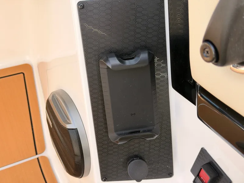 Slide: The Image of MasterCraft NXT22 2027 - 51