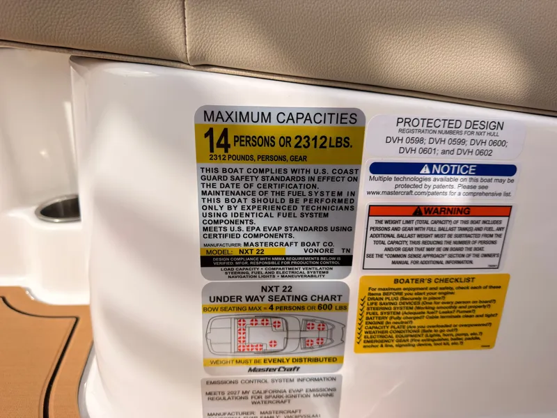 Slide: The Image of MasterCraft NXT22 2027 - 54