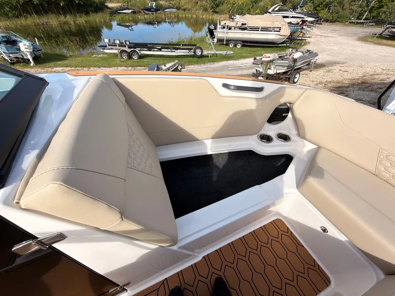 Slide: The Image of MasterCraft NXT22 2027 - 59