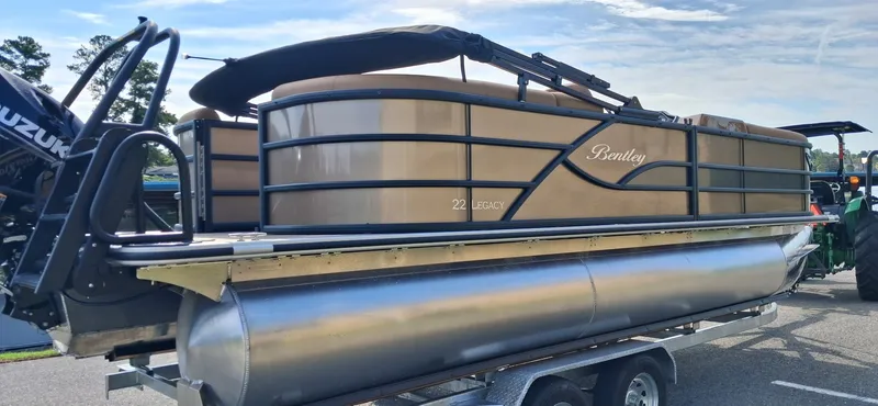 Slide: The Image of Bentley Pontoons Legacy 220 Navigator 2027 - 8