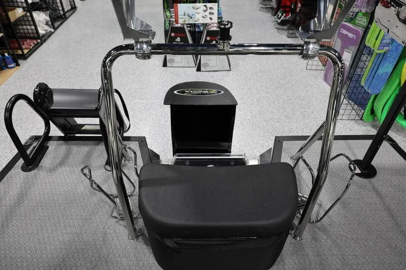 Slide: The Image of Evotti 723QL 2026 model, featuring a sleek chrome frame and ergonomic seating. - 28