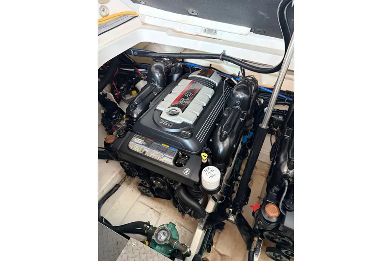 Slide: The Image of Engine compartment of a 2020 Sea Ray Sundancer 320 boat. - 12