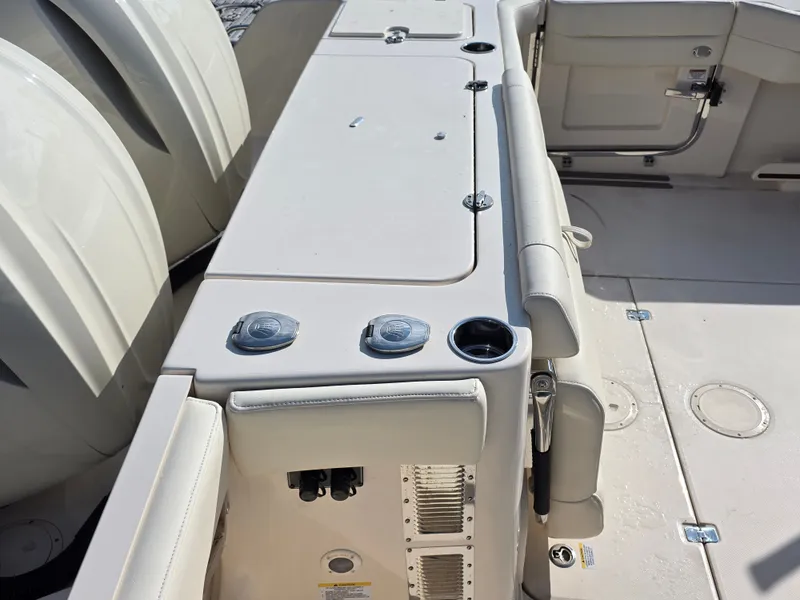 Slide: The Image of Grady-White Marlin 300 2026 - 45