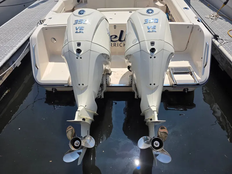 Slide: The Image of Grady-White Marlin 300 2026 - 6