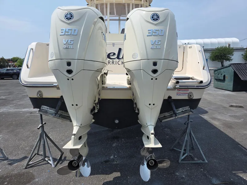 Slide: The Image of Grady-White Marlin 300 2026 - 50