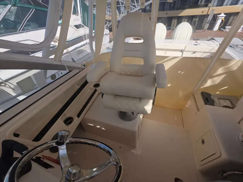 Slide: The Image of Grady-White Marlin 300 2026 - 35
