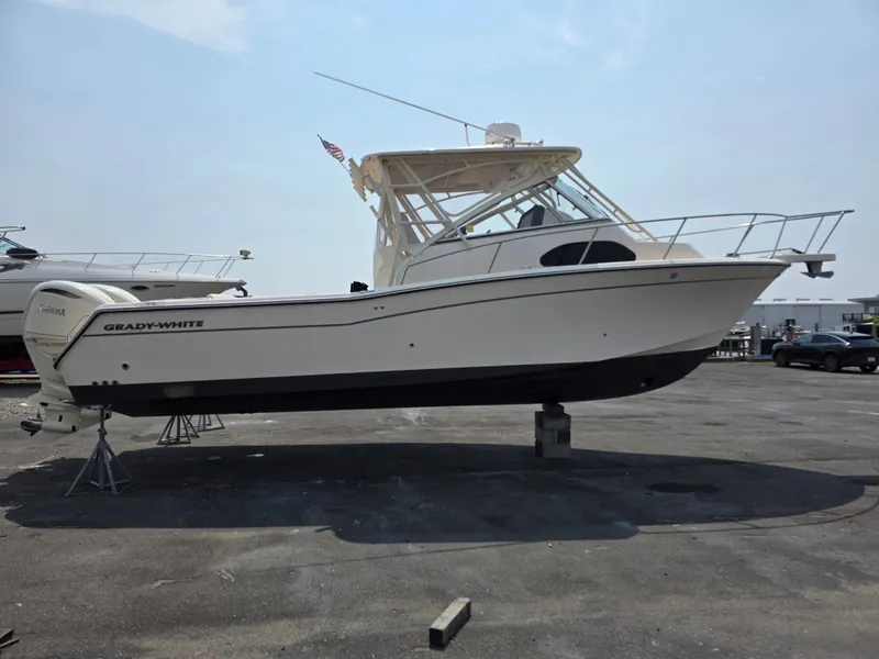 Slide: The Image of Grady-White Marlin 300 2026 - 51