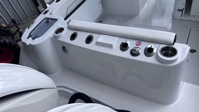 Slide: The Image of Stingray 26 DC(Formerly 259 CC) 2027 - 32