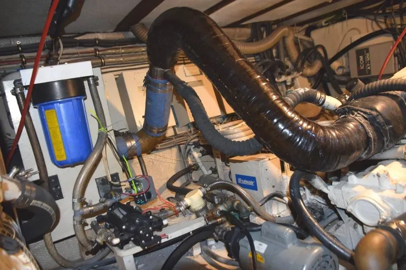 Slide: The Image of Updated exhaust risers - 85
