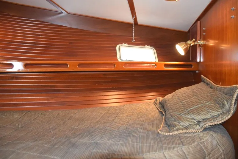 Slide: The Image of Starboard side of V-Berth - 57