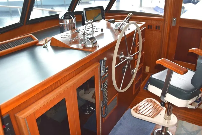 Slide: The Image of Pilothouse has wing door and full helm chair - 37