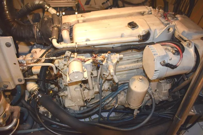 Slide: The Image of Detroit Diesel 4-53 natural aspirated portside motor - 81