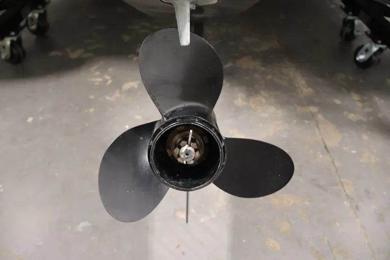 Slide: The Image of Propeller of 2009 Leisurecraft 22 Cruise boat on a workshop floor. - 41