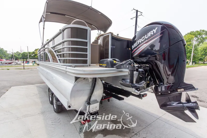 Slide: The Image of 2017 Bennington 22 GFS pontoon boat with Mercury outboard motor at Lakeside Marina. - 7