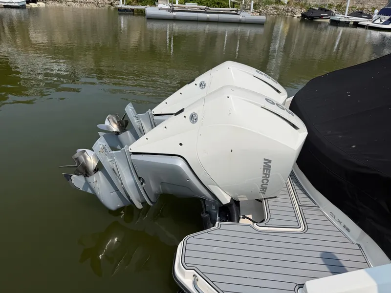 Slide: The Image of Sea Ray SLX 310 Outboard 2021 - 22
