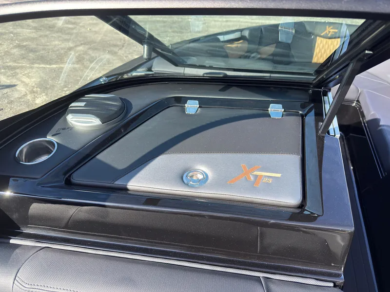 Slide: The Image of MasterCraft XT23 2027 - 38