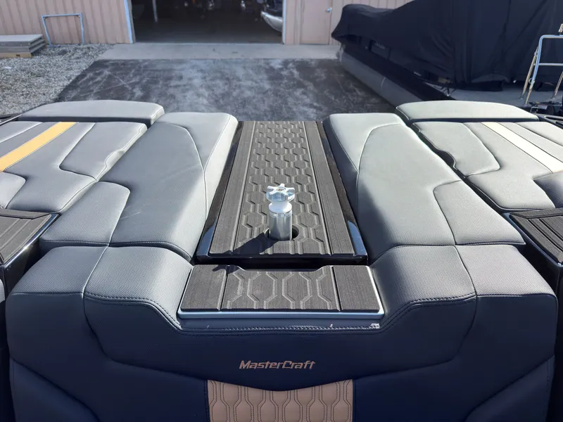 Slide: The Image of MasterCraft XT23 2027 - 17