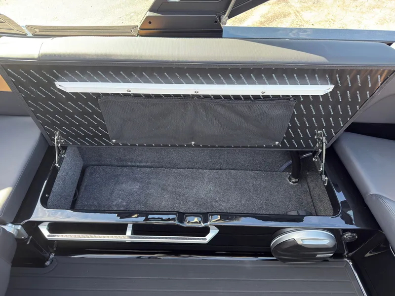 Slide: The Image of MasterCraft XT23 2027 - 31