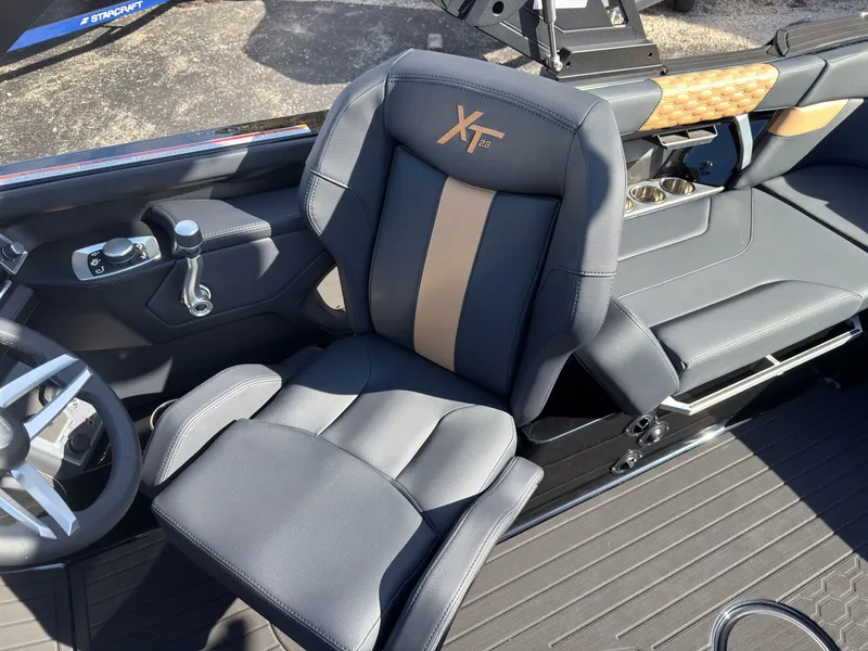 Slide: The Image of MasterCraft XT23 2027 - 41