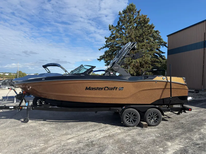 Slide: The Image of MasterCraft XT23 2027 - 1