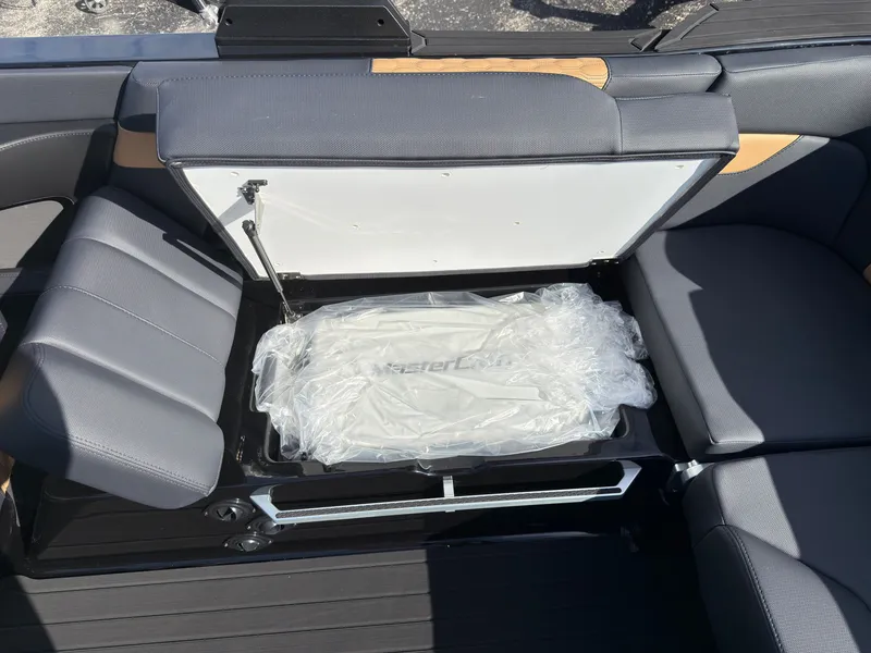 Slide: The Image of MasterCraft XT23 2027 - 20